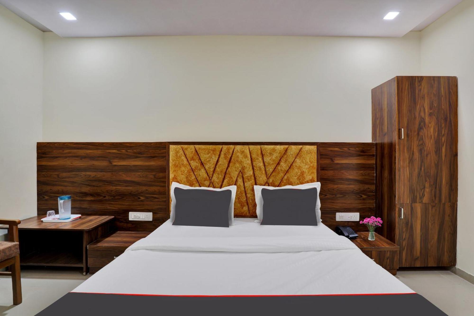Hotel O Neelkamal Ahmedabad Exterior photo